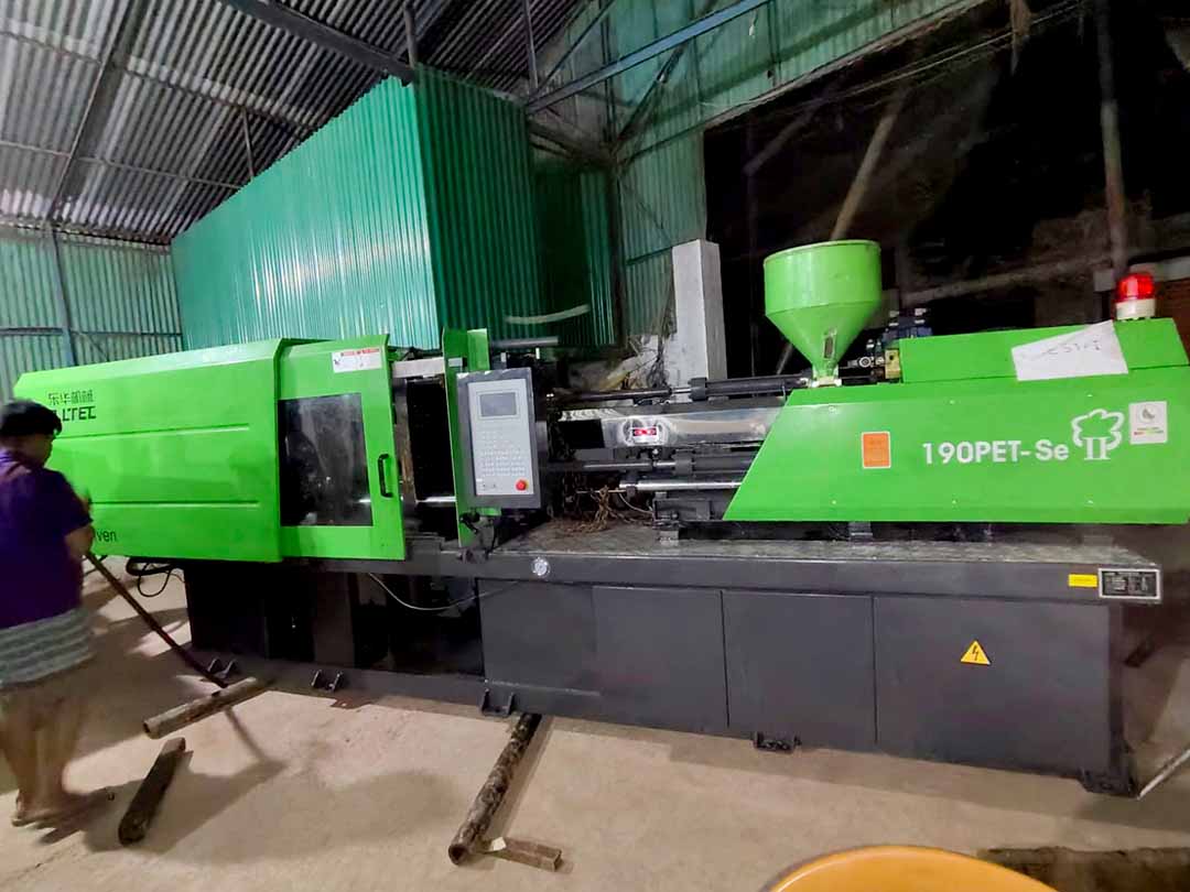 Welltec 190PET Servo energy saving injection molding machine